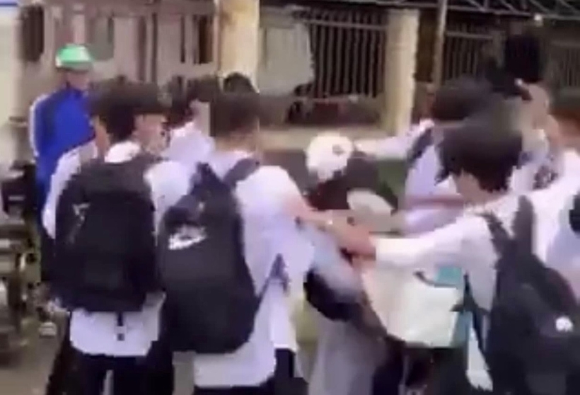 vu 6 nam sinh dung mu bao hiem danh ban toi tap nguyen nhan la gi 1 vu 6 nam sinh dung mu bao hiem danh ban toi tap nguyen nhan la gi 1