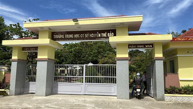 vu nu sinh lop 7 bi anh trai cua ban danh gay tay giam doc so gd dt phu yen noi gi 