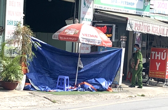 vu con gai phat hien me bi thuong cha tu vong nguoi me khong qua khoi