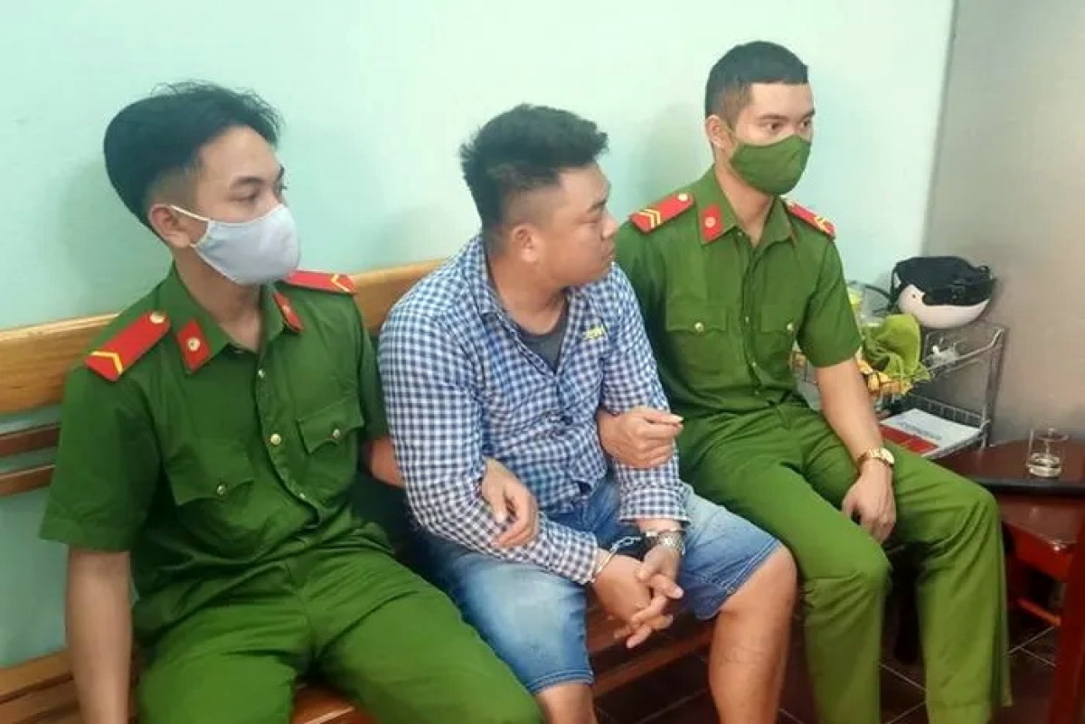 vu cu ba bi chem da man he lo loi khai cua nghi pham