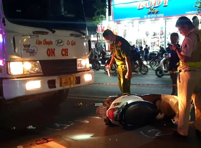 sap ve toi nha nguoi phu nu tu bi xe tai tong tu vong