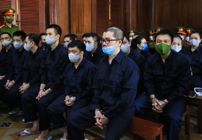 vi sao vo nguyen thai luyen chi dao rut 13 ty dong sau khi chong bi bat vi sao vo nguyen thai luyen chi dao rut 13 ty dong sau khi chong bi bat