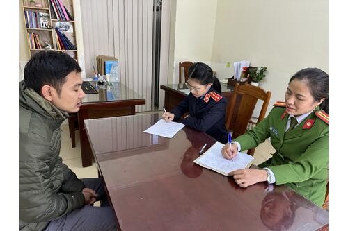 19 nam nu thanh nien bi bat qua tang dang bay lac ma tuy trong quan karaoke 2