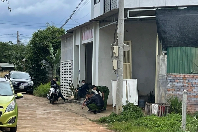 vao nha nghi voi ban trai thieu nu 20 tuoi nghi bi sat hai vao nha nghi voi ban trai thieu nu 20 tuoi nghi bi sat hai