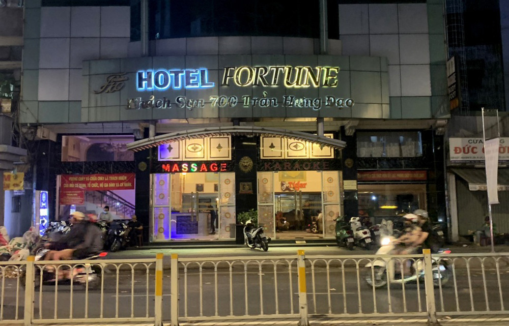 dong mai dam nup bong to hop massage khach san karaoke top dinh cao do ai lam chu 1 dong mai dam nup bong to hop massage khach san karaoke top dinh cao do ai lam chu 1