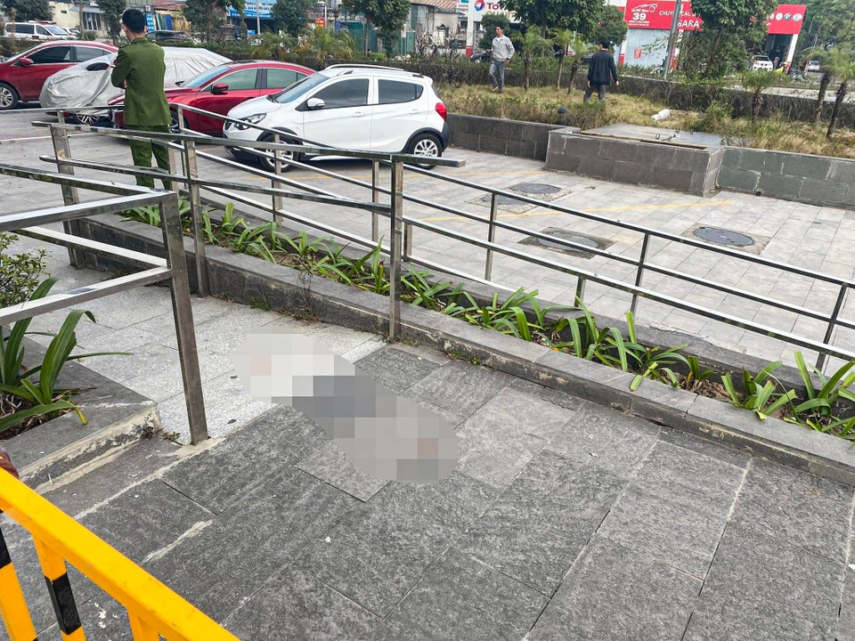 ha noi nhan vien ngan hang roi tu tang 24 chung cu xuong dat tu vong 1 ha noi nhan vien ngan hang roi tu tang 24 chung cu xuong dat tu vong 1