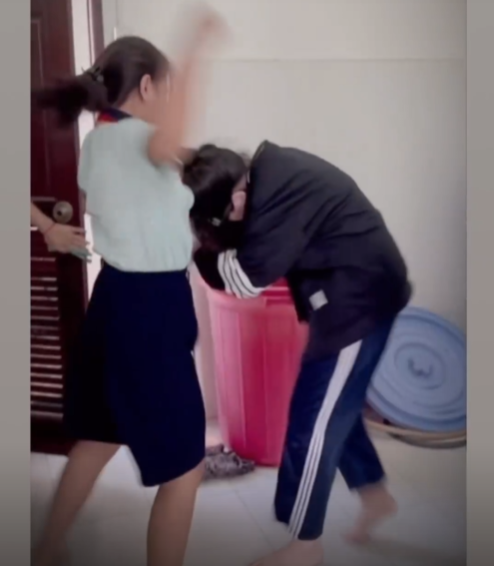 vu nu sinh lop 8 o tp hcm bi ban danh trong nha ve sinh nan nhan tiet lo bat ngo vu nu sinh lop 8 o tp hcm bi ban danh trong nha ve sinh nan nhan tiet lo bat ngo