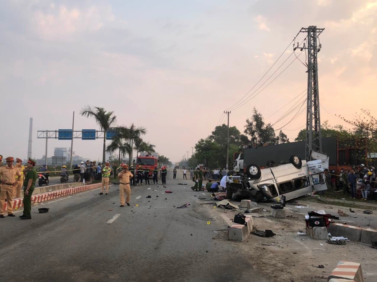 vu tai nan 8 nguoi chet o quang nam vo nan nhan khoc nghen tai hien truong 2 vu tai nan 8 nguoi chet o quang nam vo nan nhan khoc nghen tai hien truong 2
