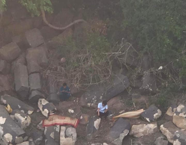 nguoi dan ong danh bat ca lan tim thay 2 thi the hoc sinh duoi song ray nguoi dan ong danh bat ca lan tim thay 2 thi the hoc sinh duoi song ray