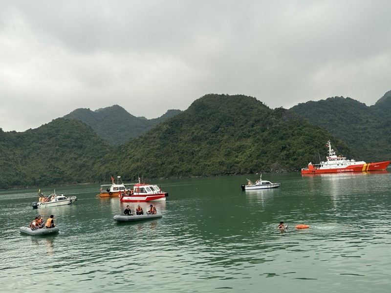 vu may bay truc thang roi o vinh ha long ban giao 4 thi the cho gia dinh nan nhan vu may bay truc thang roi o vinh ha long ban giao 4 thi the cho gia dinh nan nhan