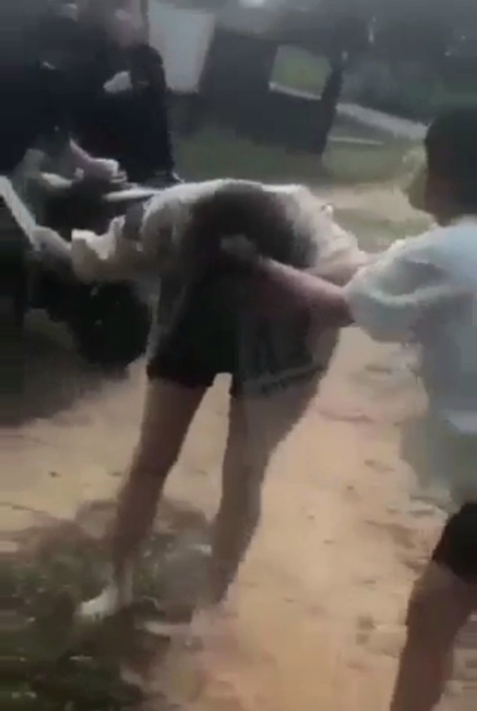 vu nu sinh lop 10 cam dao chem ban o quang tri he lo nguyen nhan bat ngo vu nu sinh lop 10 cam dao chem ban o quang tri he lo nguyen nhan bat ngo