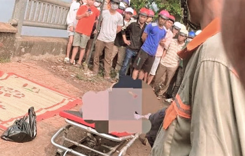 bi thu dang uy xa bi dien giat tu vong trong vuon 1 bi thu dang uy xa bi dien giat tu vong trong vuon 1