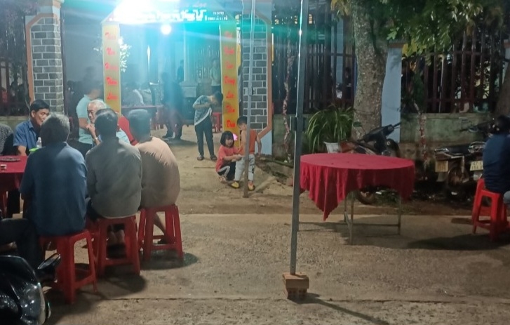 bi thu dang uy xa bi dien giat tu vong trong vuon 2 bi thu dang uy xa bi dien giat tu vong trong vuon 2
