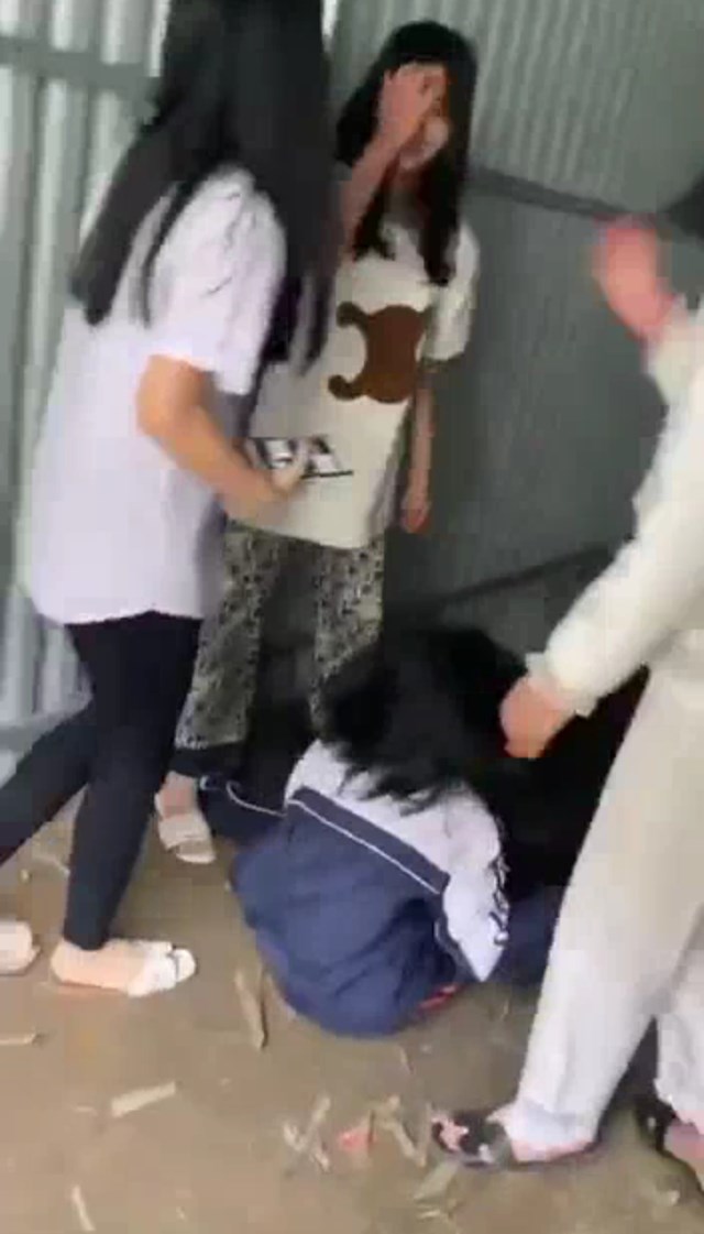 vu nu sinh lop 7 bi danh hoi dong o nghe an nu hieu truong tiet lo bat ngo vu nu sinh lop 7 bi danh hoi dong o nghe an nu hieu truong tiet lo bat ngo