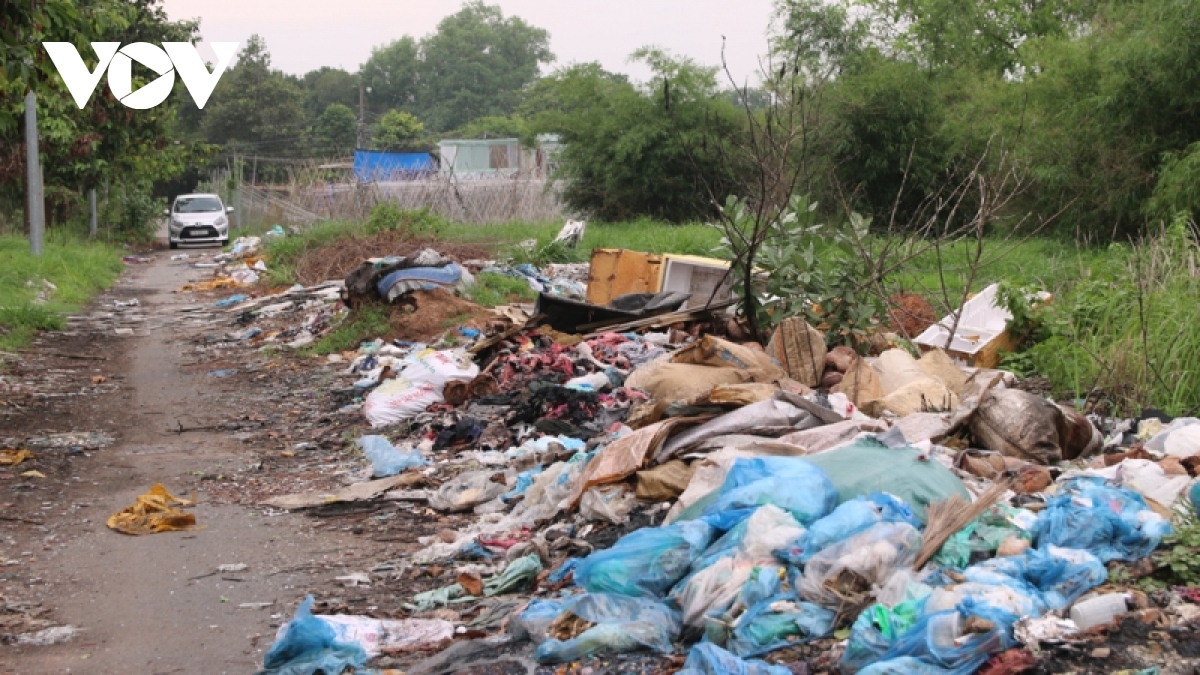 hien truong noi phat hien 2 chan nguoi bi chay sem o binh duong 9