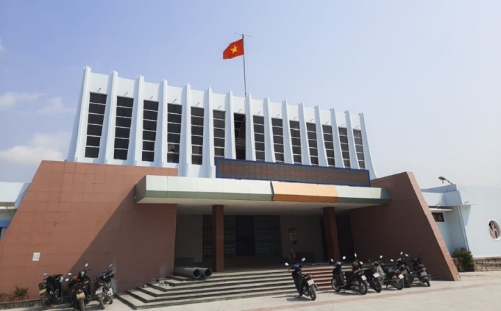 giam doc trung tam vh tt huyen o binh dinh dot tu khi dang phat bieu giam doc trung tam vh tt huyen o binh dinh dot tu khi dang phat bieu