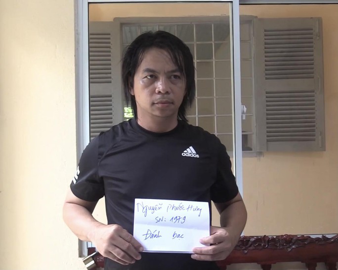 gan tram canh sat dot kich truong ga o binh duong thu giu sung va kiem nhat 1 gan tram canh sat dot kich truong ga o binh duong thu giu sung va kiem nhat 1
