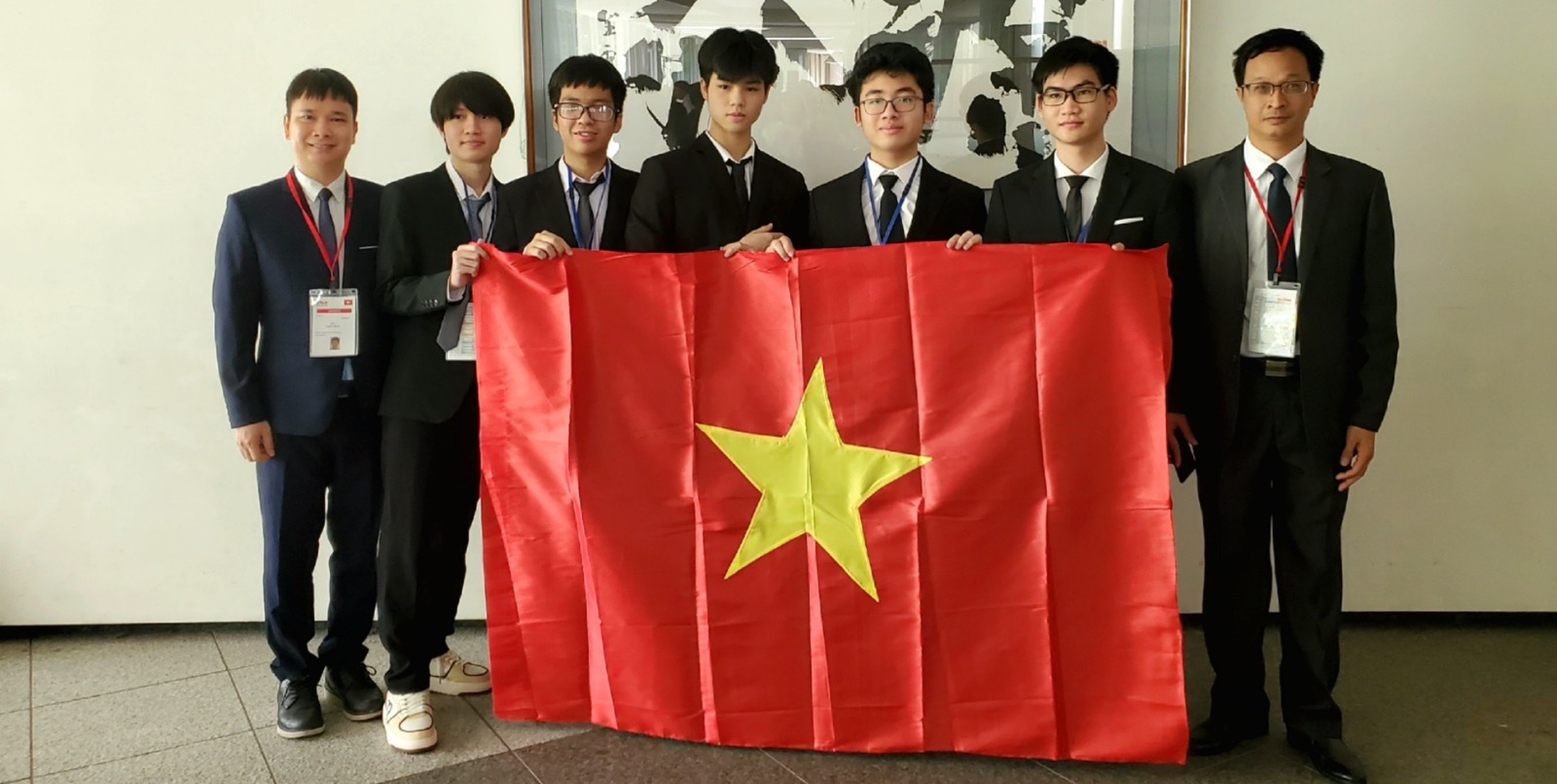 2 thi sinh viet nam gianh huy chuong vang olympic vat ly quoc te 2023 2 thi sinh viet nam gianh huy chuong vang olympic vat ly quoc te 2023