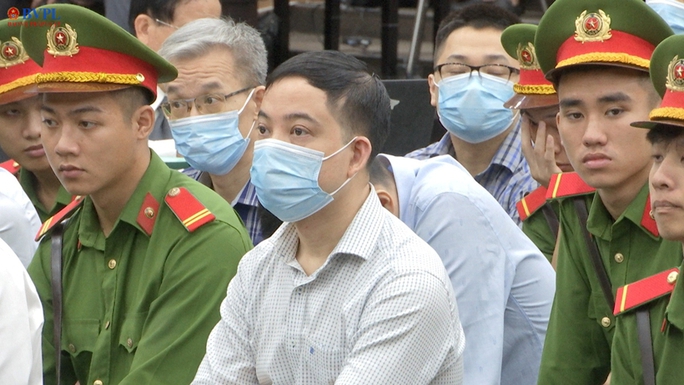 vu chuyen bay giai cuu bi de nghi muc an tu hinh bi cao pham trung kien bat khoc xin duoc giam an vu chuyen bay giai cuu bi de nghi muc an tu hinh bi cao pham trung kien bat khoc xin duoc giam an