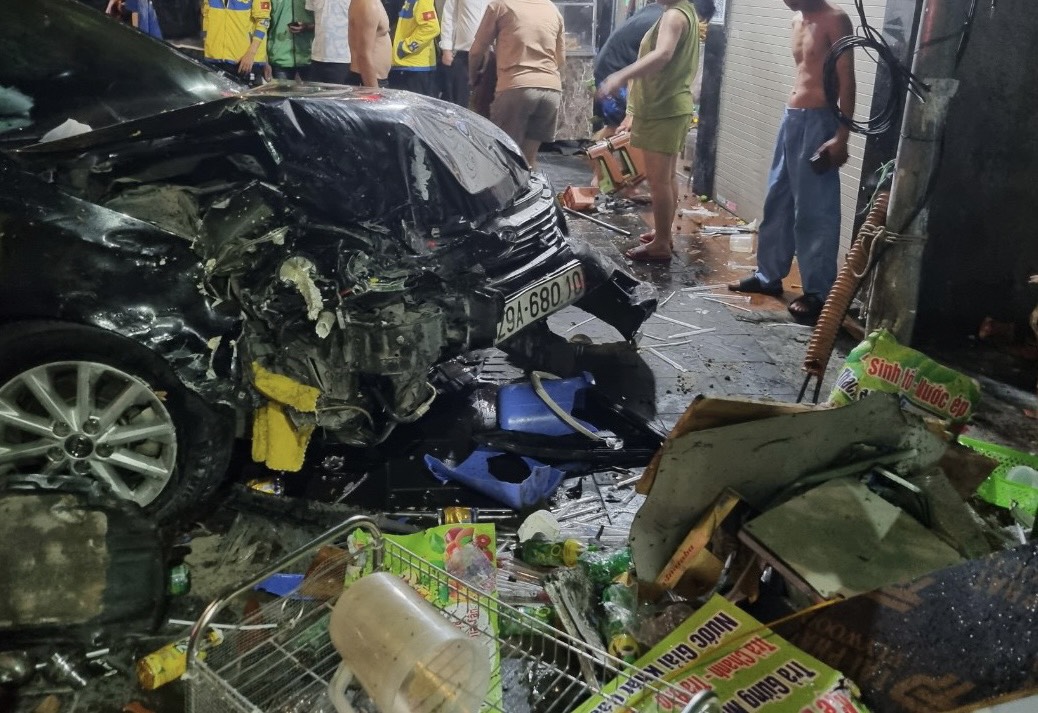 cong an ha noi thong tin vu o to camry dam 3 nguoi tren via he khien 1 nguoi tu vong cong an ha noi thong tin vu o to camry dam 3 nguoi tren via he khien 1 nguoi tu vong