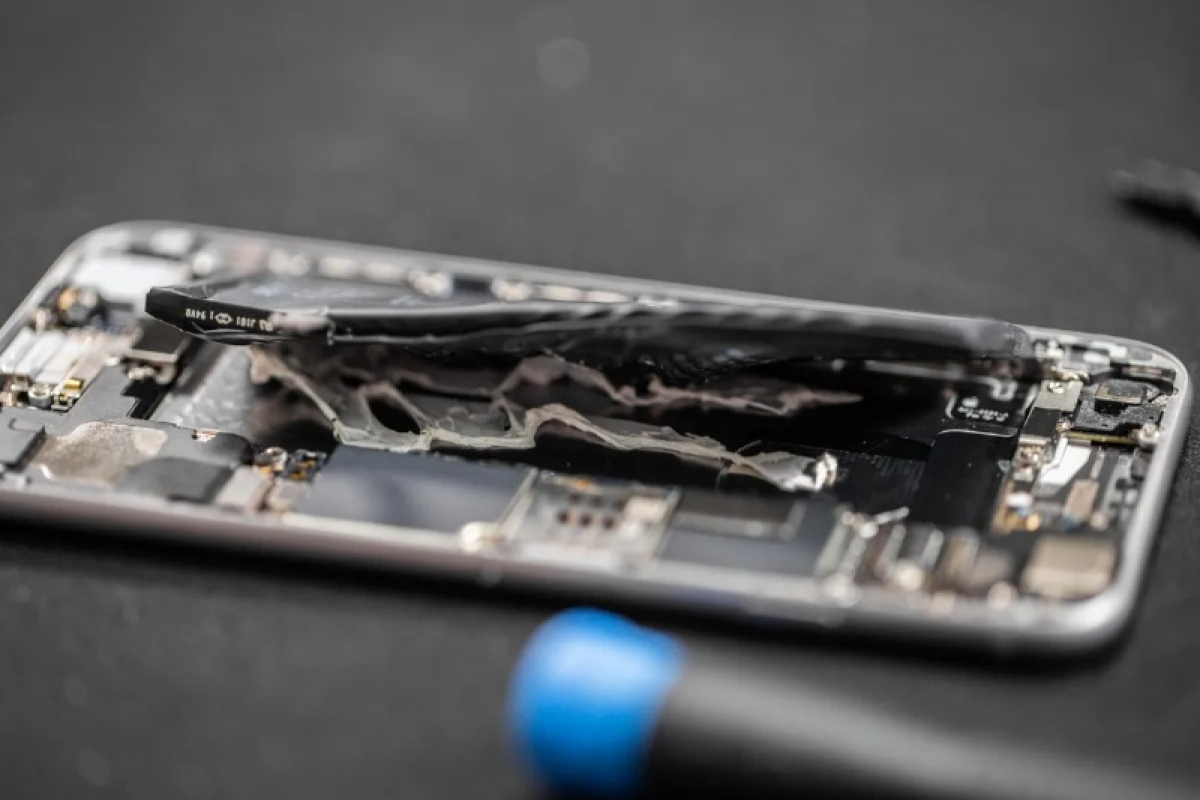 tin tuc cong nghe moi nong nhat hom nay 7 8 2023 apple se quyet giu cho pin iphone khong de thay the tin tuc cong nghe moi nong nhat hom nay 7 8 2023 apple se quyet giu cho pin iphone khong de thay the