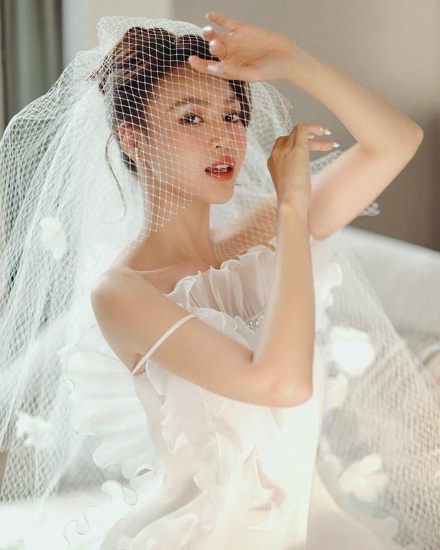 ninh duong lan ngoc kheo leo khoe vong eo con kien van nguoi me 4