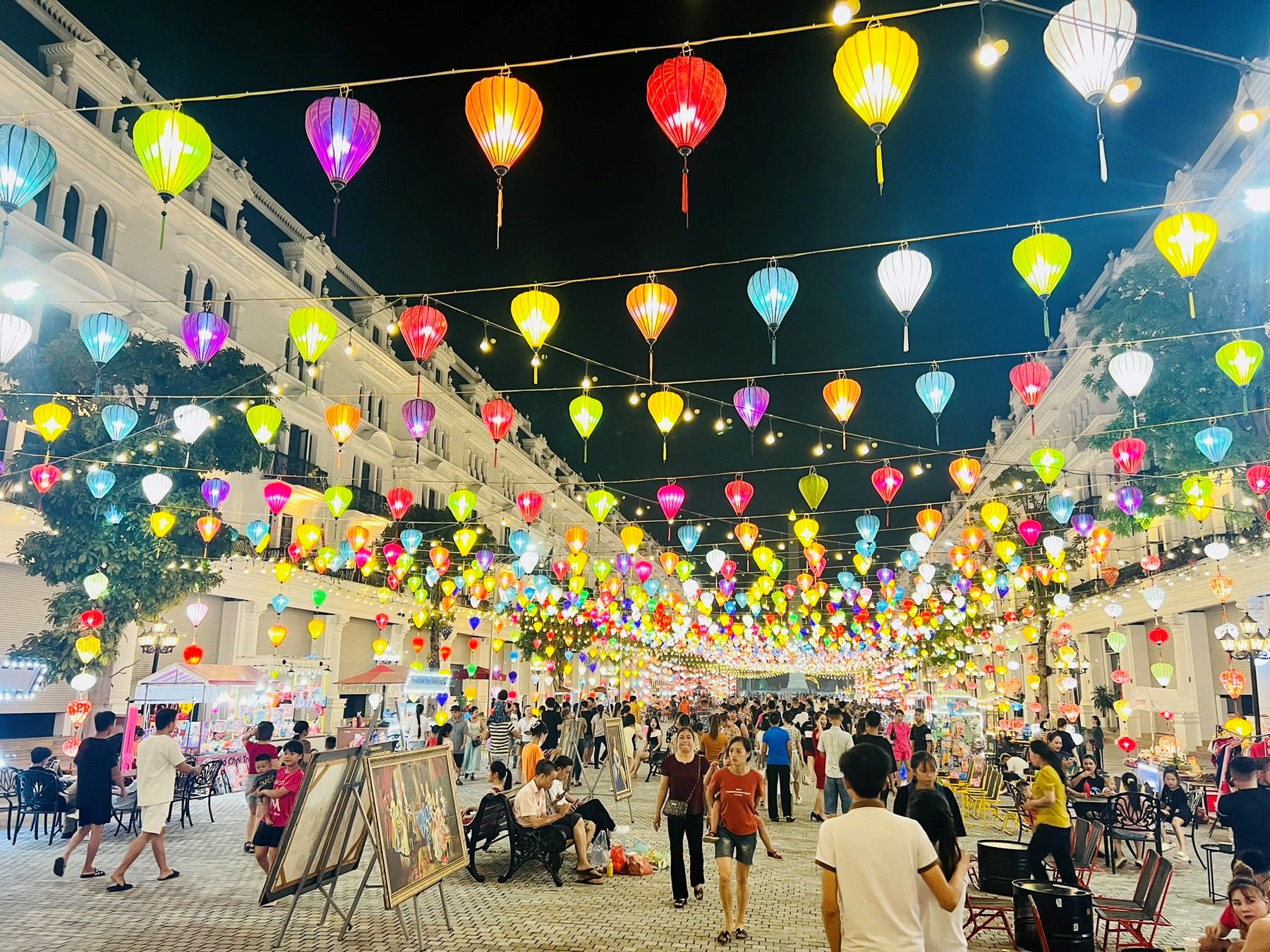 don trung thu ruc ro voi pho den long khong lo tai khu do thi danko city 2 don trung thu ruc ro voi pho den long khong lo tai khu do thi danko city 2