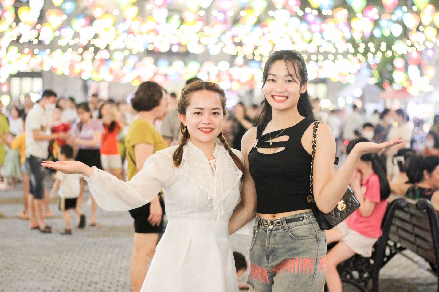 don trung thu ruc ro voi pho den long khong lo tai khu do thi danko city 4 don trung thu ruc ro voi pho den long khong lo tai khu do thi danko city 4