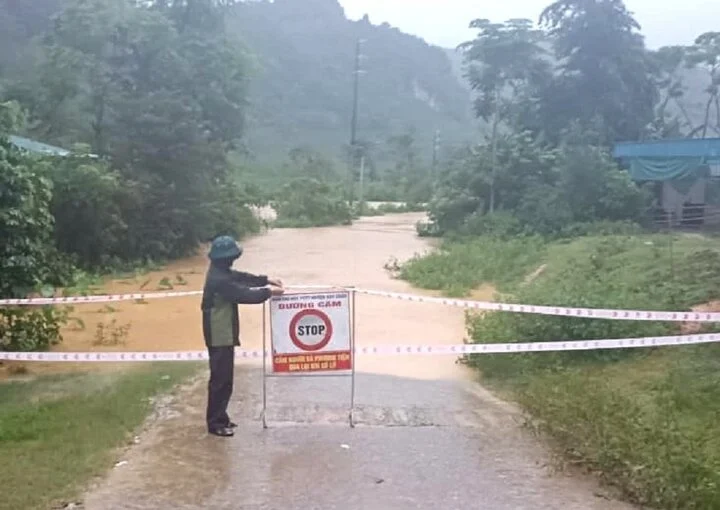 mua lon o nghe an nuoc cuon cuon do ve khien nhieu noi ngap sau 9 1 mua lon o nghe an nuoc cuon cuon do ve khien nhieu noi ngap sau 9 1