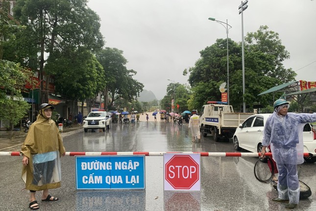 mua lon o nghe an nuoc cuon cuon do ve khien nhieu noi ngap sau 9 3 mua lon o nghe an nuoc cuon cuon do ve khien nhieu noi ngap sau 9 3