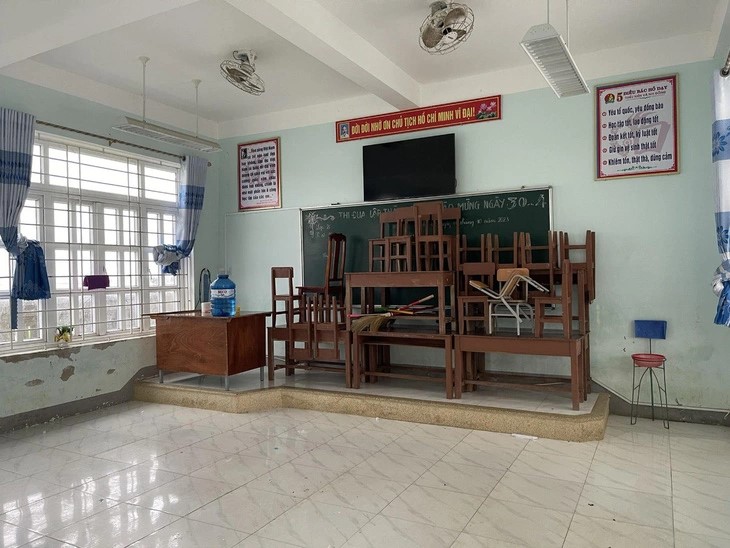 1 mua trang troi o mien trung 2 000 hoc sinh o quang tri gan 3 000 hoc sinh o thua thien hue phai nghi hoc 2 1 mua trang troi o mien trung 2 000 hoc sinh o quang tri gan 3 000 hoc sinh o thua thien hue phai nghi hoc 2