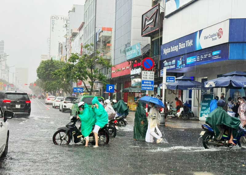 mua trang troi o mien trung 2 000 hoc sinh o quang tri gan 3 000 hoc sinh o thua thien hue phai nghi hoc 4 mua trang troi o mien trung 2 000 hoc sinh o quang tri gan 3 000 hoc sinh o thua thien hue phai nghi hoc 4