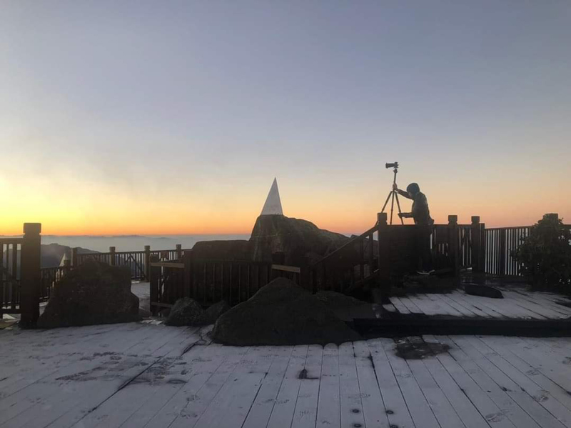 chiem nguong canh suong muoi trang xoa bao phu khap dinh fansipan 3