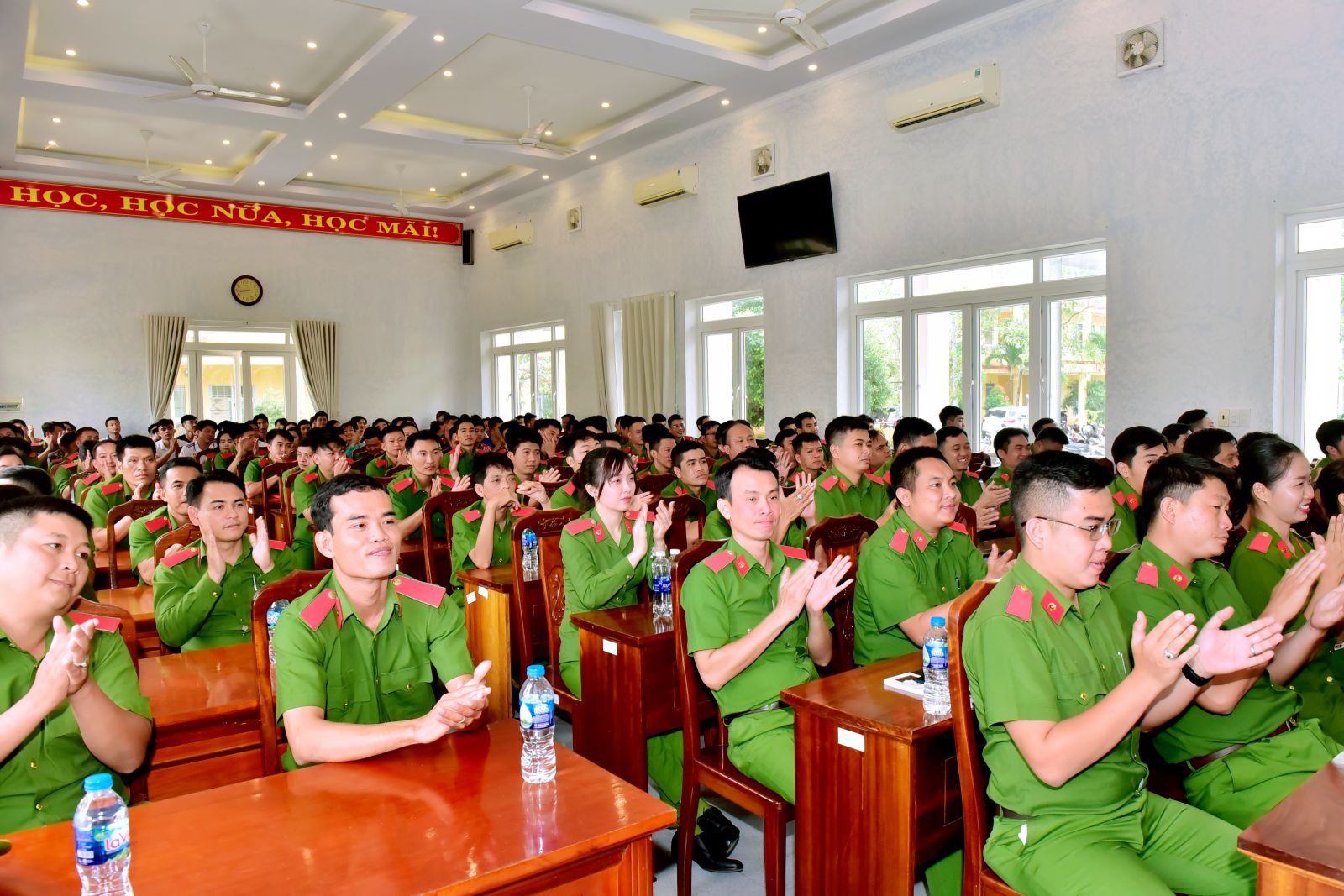 truong dai hoc canh sat nhan dan bat ngo tuyen sinh bo sung dai hoc chinh quy nam 2023 9