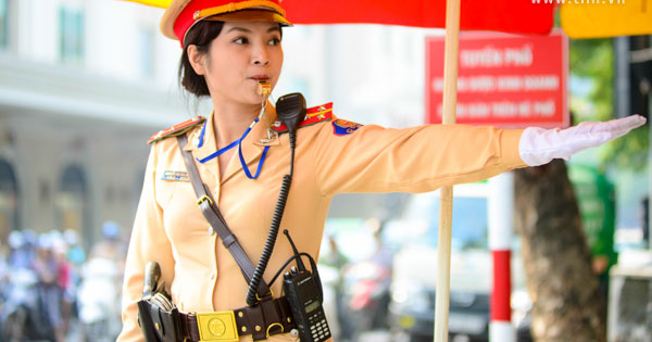 hieu the nao cho dung ve am hieu coi cua csgt khi dieu khien giao thong 