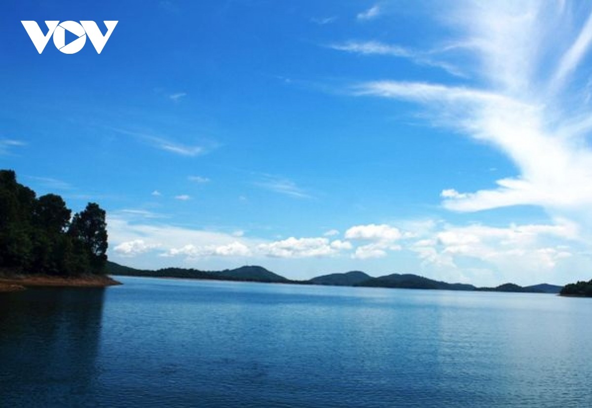 tin nong 24h hom nay ngay 5 1 2024 chu tich xa o quang nam noi viec ga giong du an duoc cap cho nguoi nha 2