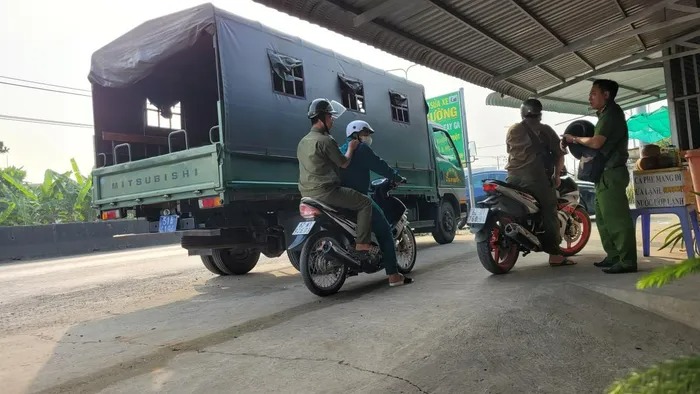 can canh khu dat rong hang tram ha noi nghi pham giet nguoi dang lan tron o long an 9 1 can canh khu dat rong hang tram ha noi nghi pham giet nguoi dang lan tron o long an 9 1