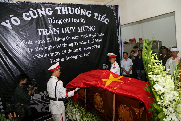 xot xa gia canh cua pho truong cong an phuong hy sinh khi lam nhiem vu o hue xot xa gia canh cua pho truong cong an phuong hy sinh khi lam nhiem vu o hue