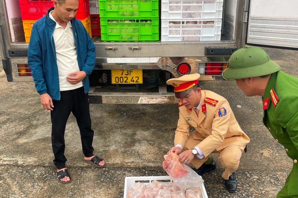 tin thoi su nong moi nhat ngay 16 1 2024 xe tai cho 4 tan ga dong lanh khong ro nguon goc tin thoi su nong moi nhat ngay 16 1 2024 xe tai cho 4 tan ga dong lanh khong ro nguon goc