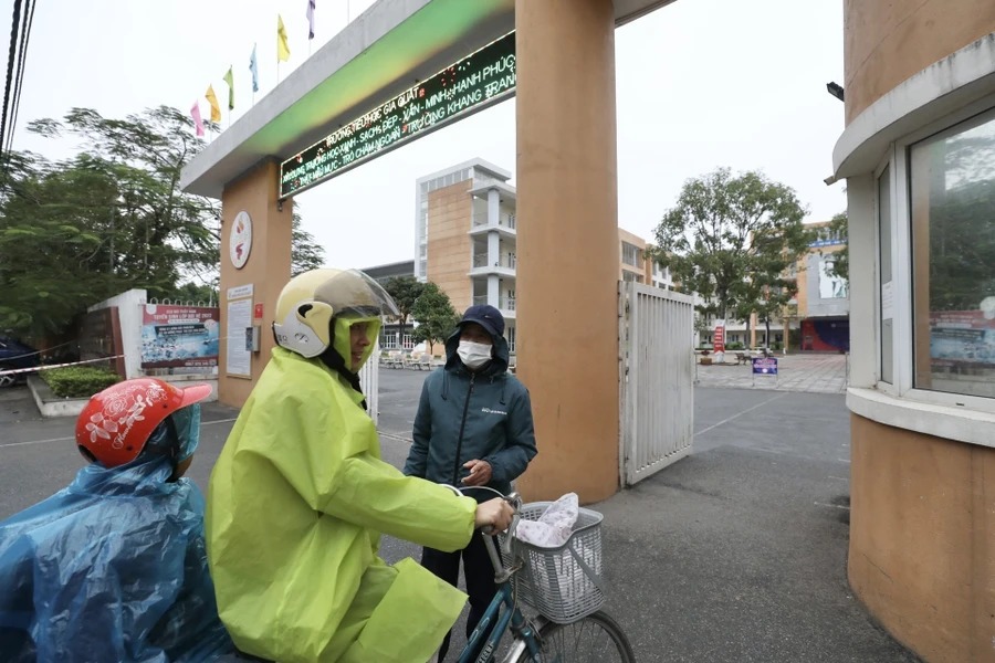 troi ret duoi 10 do c nhieu hoc sinh tieu hoc o ha noi van den truong 7