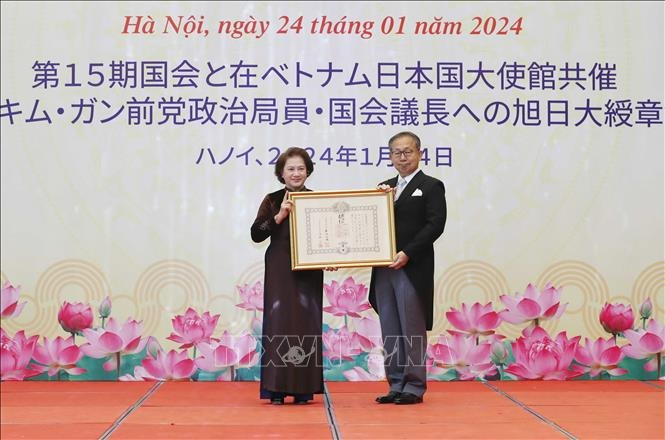 le trao huan chuong cua chinh phu nhat ban tang nguyen chu tich quoc hoi nguyen thi kim ngan 1
