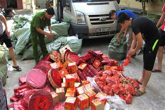 tang tru phao trai phep de buon ban dot trong dip tet co the bi phat tu bao nhieu nam tang tru phao trai phep de buon ban dot trong dip tet co the bi phat tu bao nhieu nam