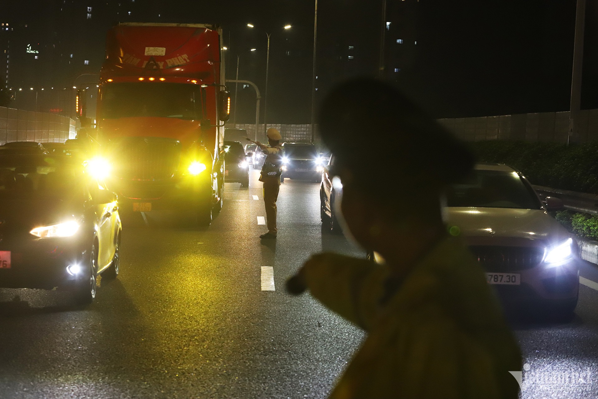 tranh tac duong nguoi dan tro lai ha noi trong dem sau ky nghi tet 5