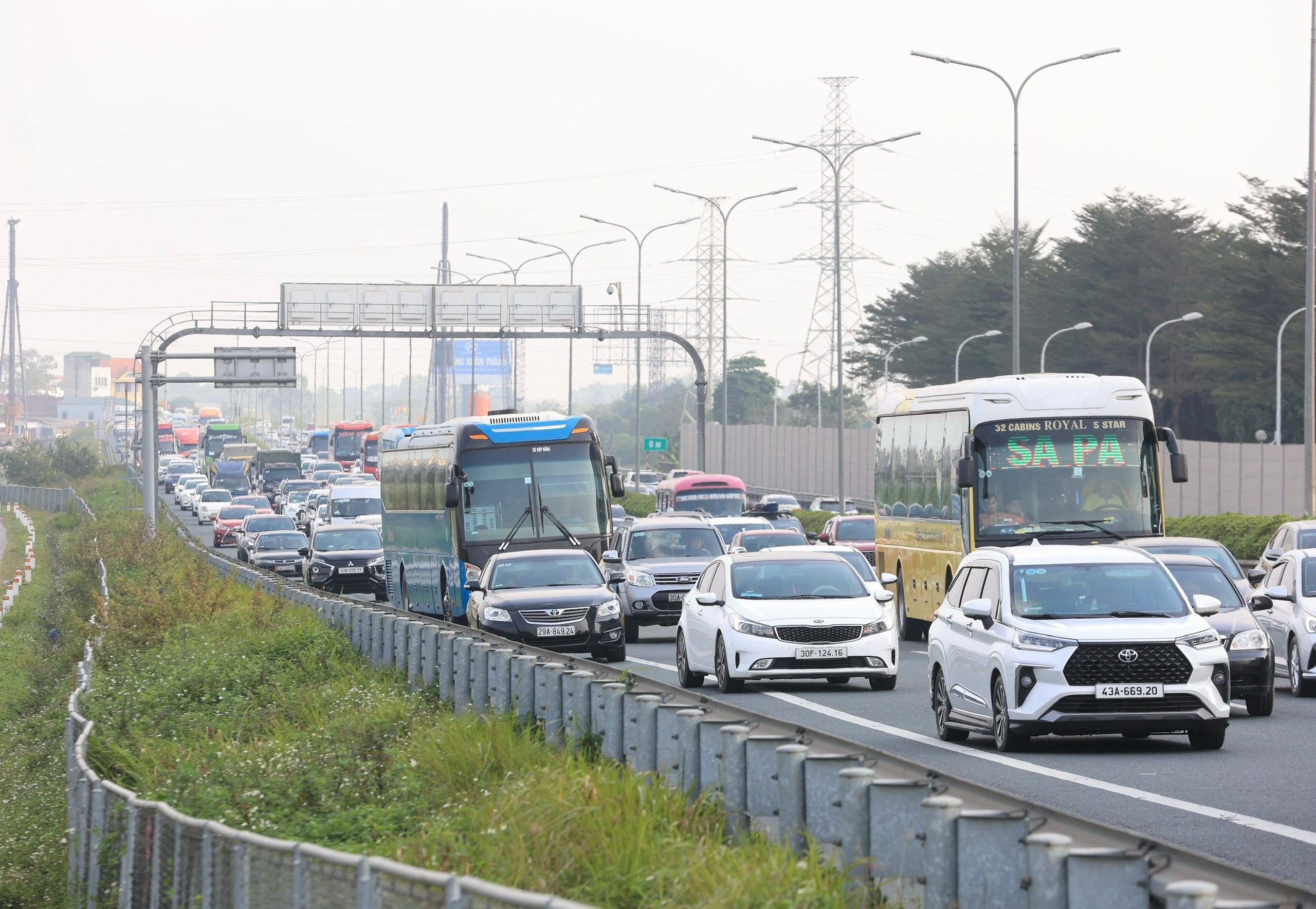 tranh tac duong nguoi dan tro lai ha noi trong dem sau ky nghi tet 8