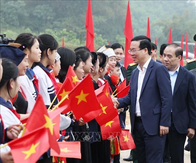 chu tich nuoc du le phat dong tet trong cay doi doi nho on bac ho 2 chu tich nuoc du le phat dong tet trong cay doi doi nho on bac ho 2