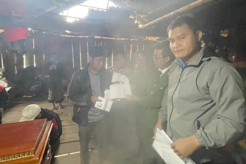 vu tai nan tren cao toc cam lo la son 2 nguoi tu vong xot xa be trai 7 thang tuoi mo coi ca cha lan me 3 vu tai nan tren cao toc cam lo la son 2 nguoi tu vong xot xa be trai 7 thang tuoi mo coi ca cha lan me 3