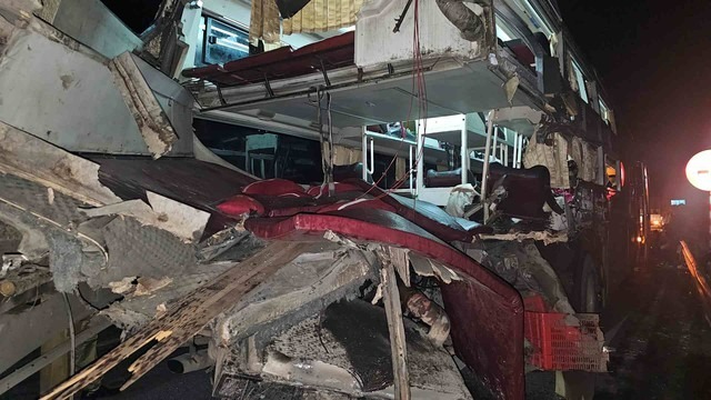 vu tai nan tren cao toc cam lo la son 2 nguoi tu vong xot xa be trai 7 thang tuoi mo coi ca cha lan me vu tai nan tren cao toc cam lo la son 2 nguoi tu vong xot xa be trai 7 thang tuoi mo coi ca cha lan me
