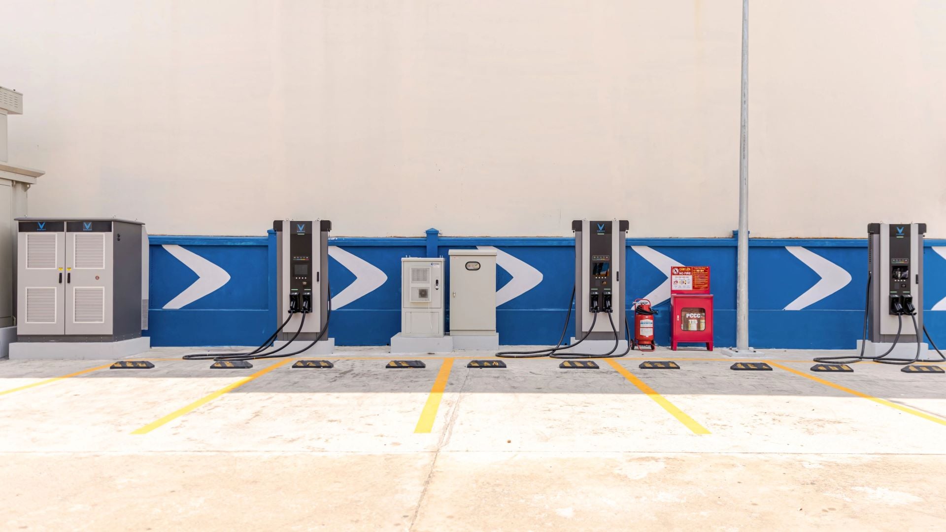 vinfast thu nghiem tru sac sieu nhanh 360 kw tai da nang 2 vinfast thu nghiem tru sac sieu nhanh 360 kw tai da nang 2