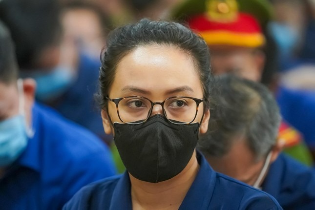 bi cao truong hue van xin toa khoan hong giam nhe trach nhiem cho cap duoi