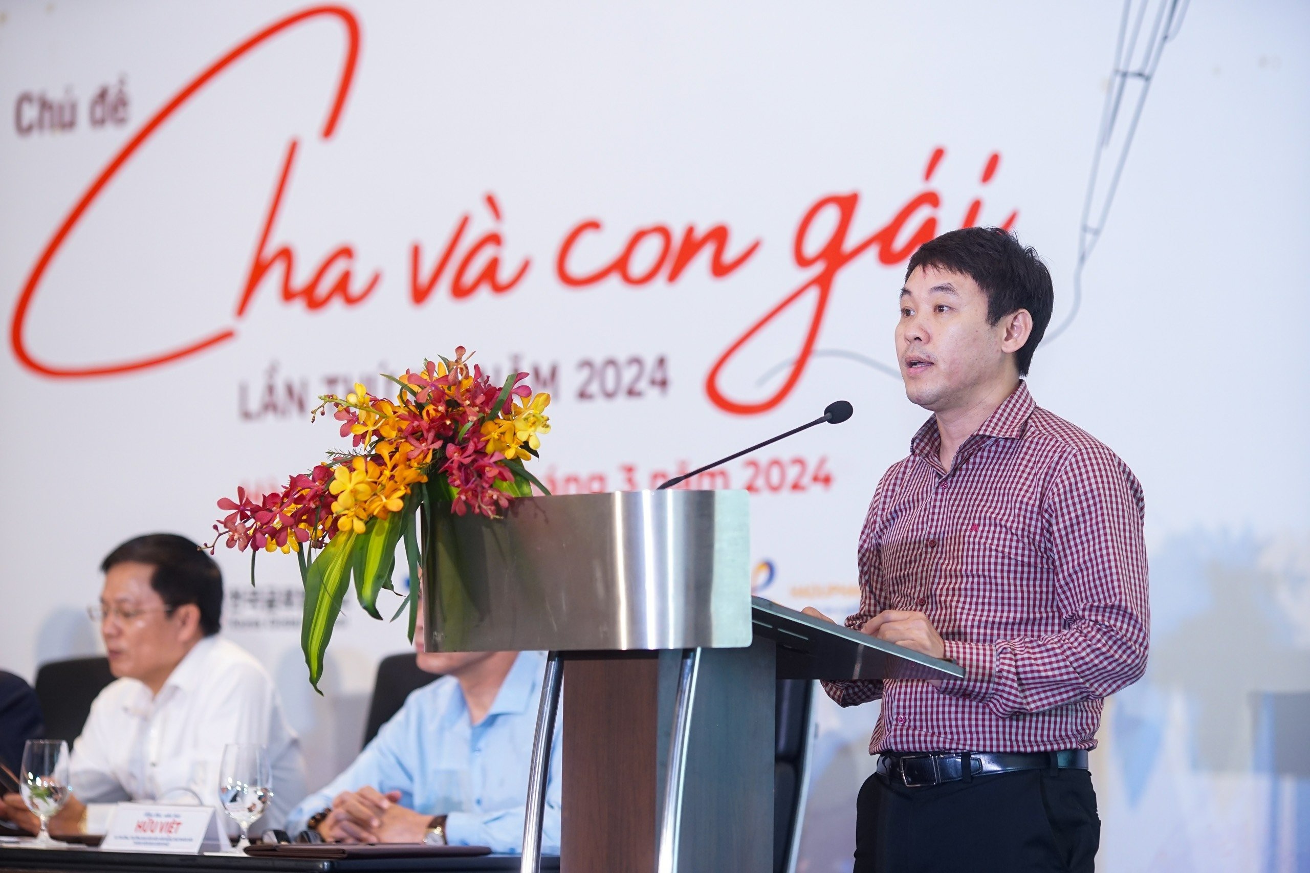cuoc thi viet cha va con gai tao niem tin trong cuoc song giua con bao ngap tran tin tieu cuc 7